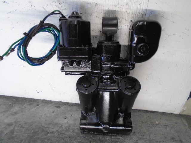 Used Evinrude E-TEC Power Tilt & Trim Hydraulic Assembly 115-150-200-225-250 hp