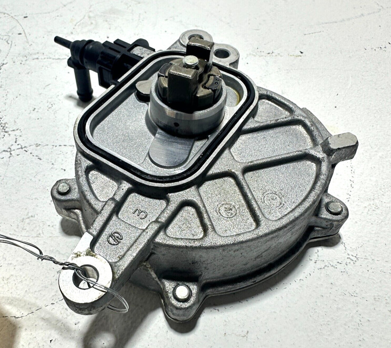 Power Brake Booster Vacuum Pump 2.5L 22K Miles Toyota Camry 2018-2024 OEM