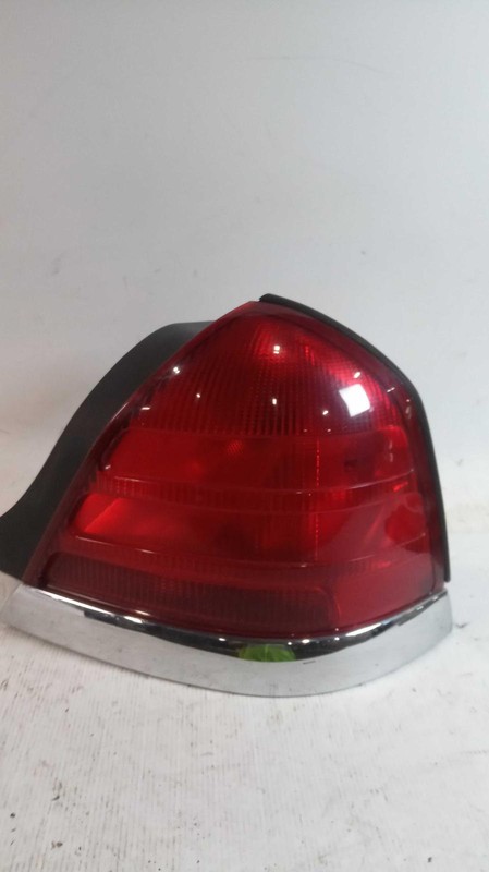 2004 Ford Crown Victoria Right Tail Light Assembly OEM 294841 Used 225K Miles