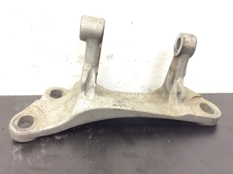 02 03 04 05 Acura RSX MT Left Front Top Transmission Upper Mounting Bracket OEM