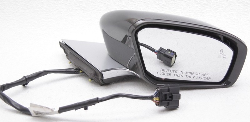 OEM Lincoln Continental Right Side View Mirror GD9B-17682-HJ5HNV Cover Scratches