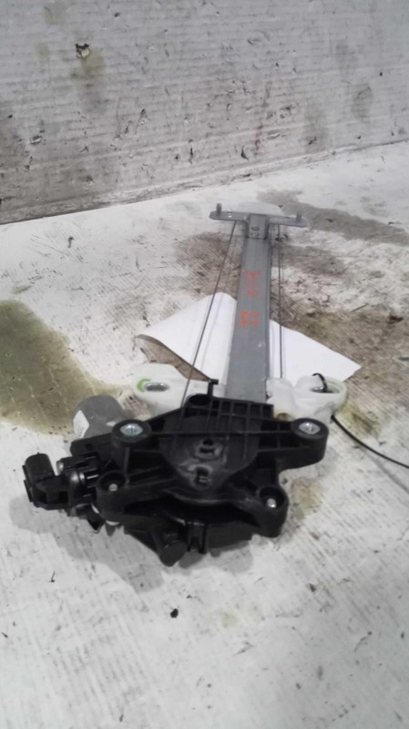 Used Rear Right Door Window Regulator Rear fits: 2018 Honda Accord electric Rear