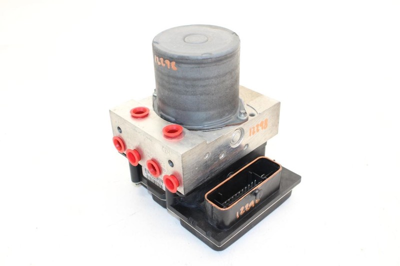 10-13 Porsche Panamera ABS Pump 97035575531