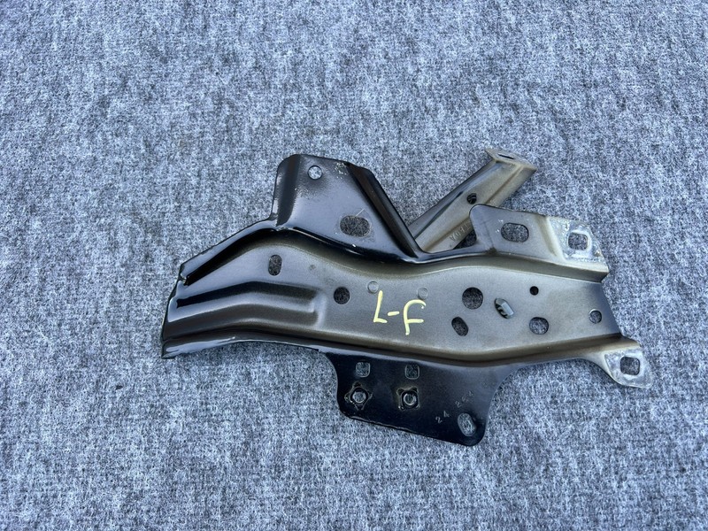 INFINITI QX60 2022-2026 OEM LEFT DRIVER FENDER APRON SUPPORT BRACKET ASSEMBLY