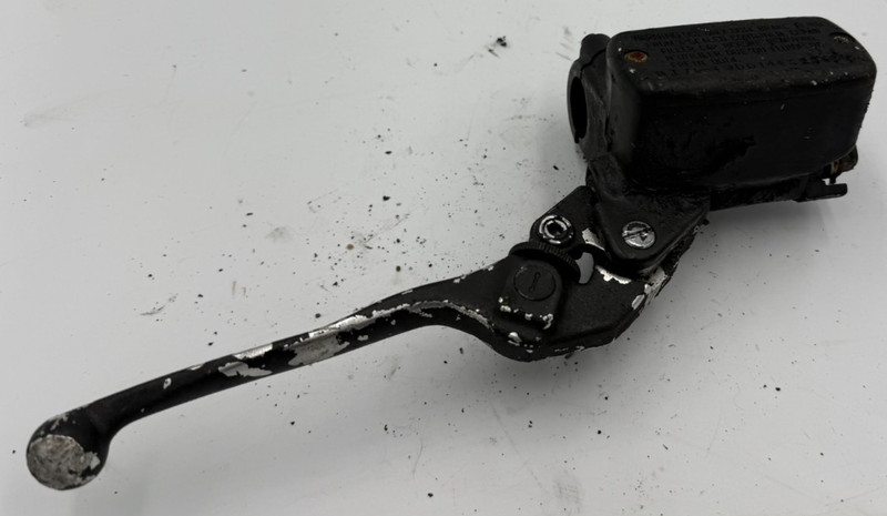 2003 Honda VFR 800 Interceptor Right Brake Lever Master Cylinder Front VFR800
