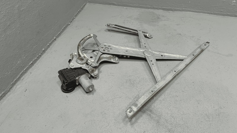 2022-2025 Toyota Corolla Cross Front Passenger Door Window Regulator w/Motor OEM