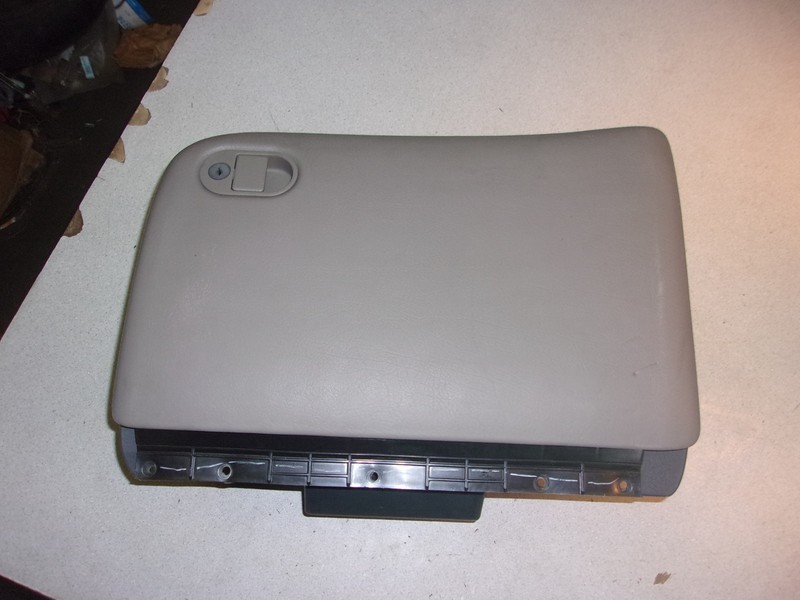 1997-2003 Pontiac Grand Prix 16754698 10252916 Glove Box w/ Trim