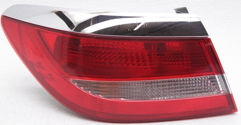 OEM Buick Verano Left Driver Side Halogen Tail Lamp 22879048 Chrome Scratches