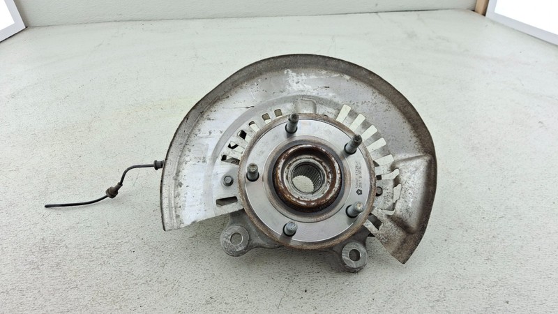 2017 - 2023 CHRYSLER PACIFICA FRONT LEFT DRIVER SIDE SPINDLE KNUCKLE & HUB OEM