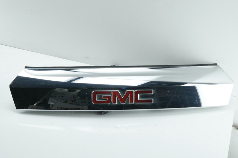 GMC TERRAIN Liftgate Trunk License Molding Handle w/ Camera OEM 2010 - 2015