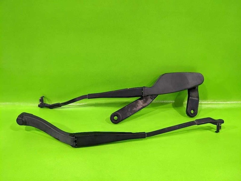 13 C350 CPE DRIVER LEFT/PASSENGER RIGHT WINDSHIELD WIPER ARM (PAIR) OEM 3991-42