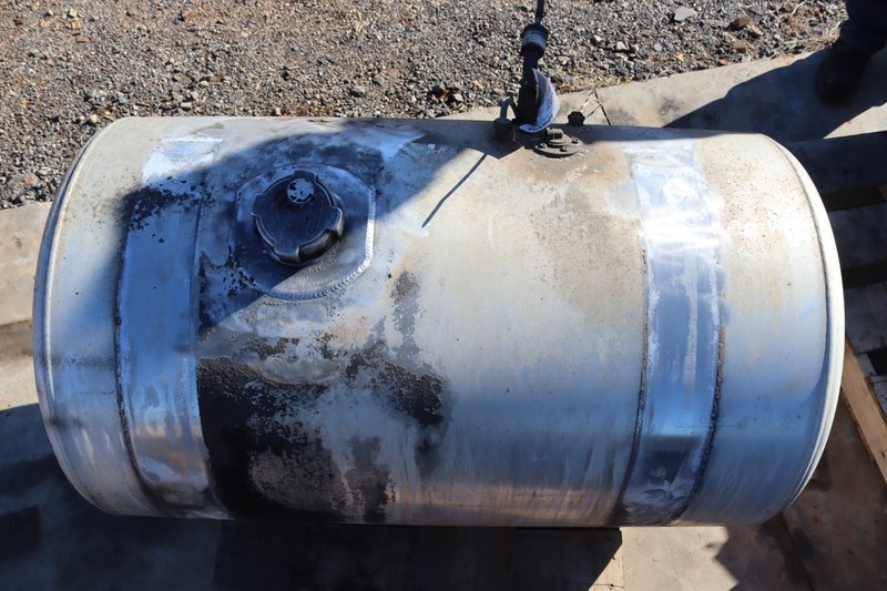 2008-2017 FREIGHTLINER CASCADIA 125 LEFT DRIVER SIDE FUEL TANK 80 GALLON OEM