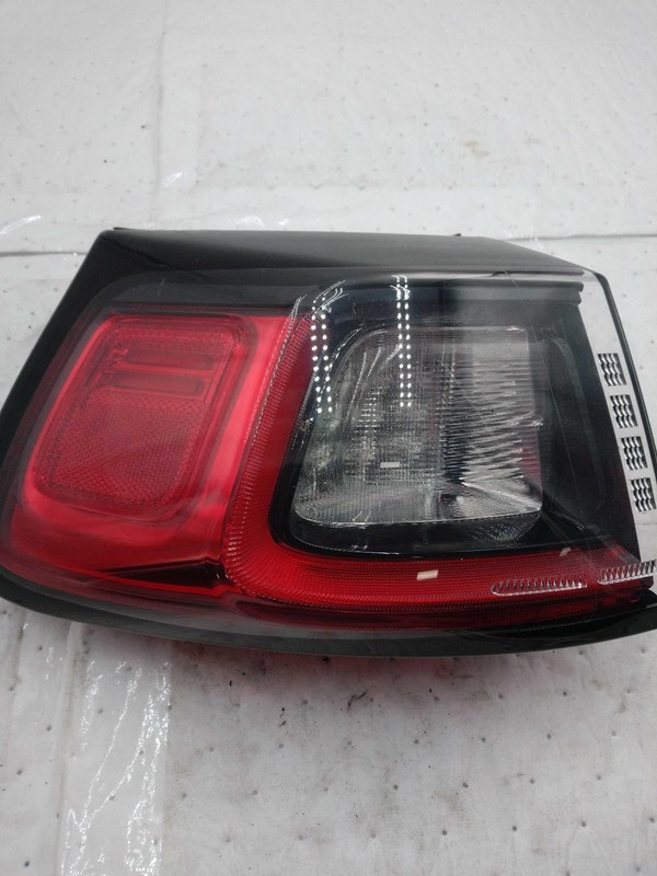 2019 Jeep Cherokee Left Tail Light Assembly Grey 697439 Used 131K Miles