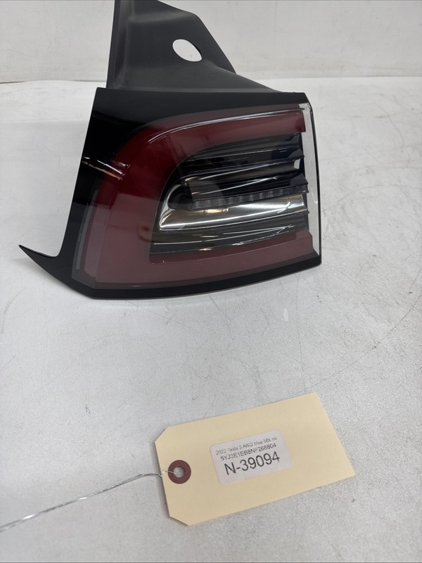 17-23 Tesla M3 Y Rear Left Driver Outer Tail Light Taillight 1077397 39094 B157