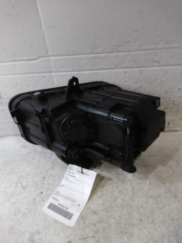 2018 Hyundai Kona Left Headlight Assembly Grey OEM 653119 112K Miles