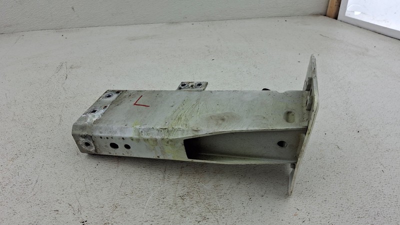 2013 - 2019 CADILLAC ATS FRONT BUMPER REINFORCEMENT IMPACT LEFT BRACKET OEM