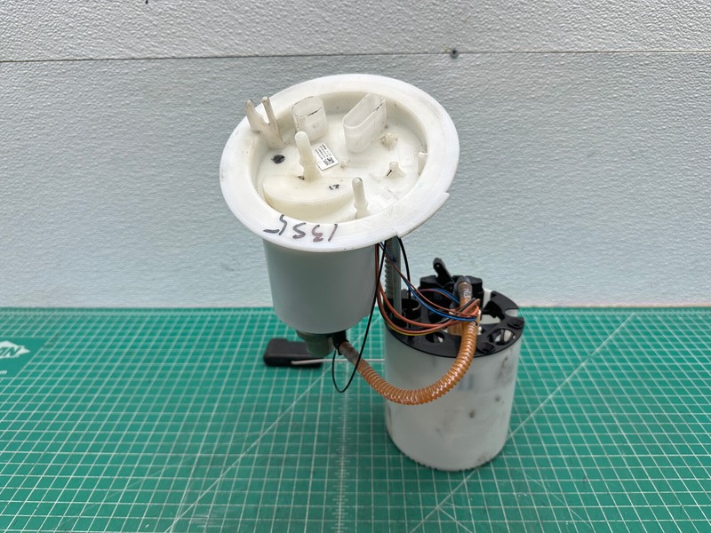 13-17 Audi S4 S5 A4 A5 FUEL GAS TANK PUMP UNIT OEM