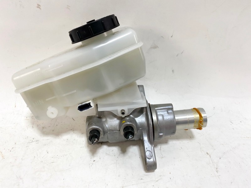 15-23 INFINITI Q50 Q60 BRAKE MASTER CYLINDER W/ CAP OEM