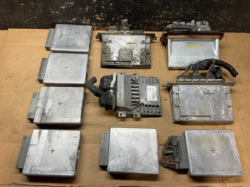 Mix of 10 Ford ECM Engine Computer Module AA9098