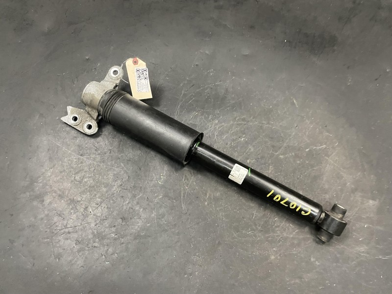 Rear Left Shock Absorber 2019 Chevrolet Equinox 84361747 2018 2020 2021 - 2023