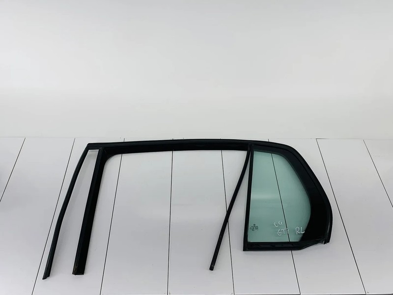 07-09 VOLKSWAGEN GTI REAR LEFT DRIVER SIDE DOOR QUARTER WINDOW GLASS & SEAL OEM
