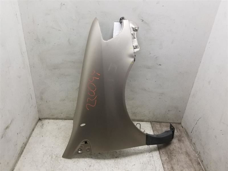 98-03 TOYOTA SIENNA LE PASSENGER RIGHT FENDER GLD-4Q2 SCRATCHES