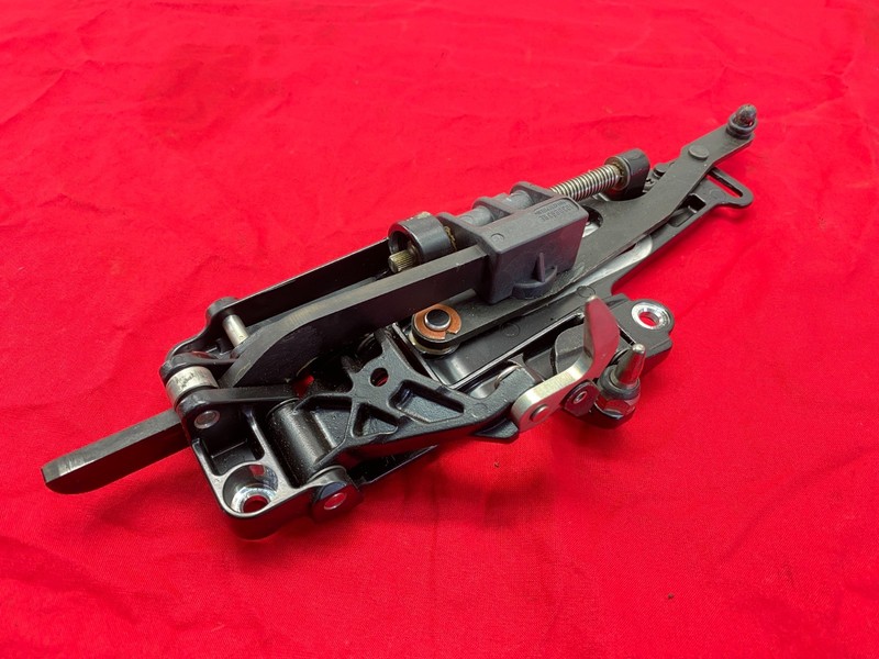 04-10 BMW E64 M6 Convertible Right Passenger Top Lock Latch Linkage Rod OEM✅