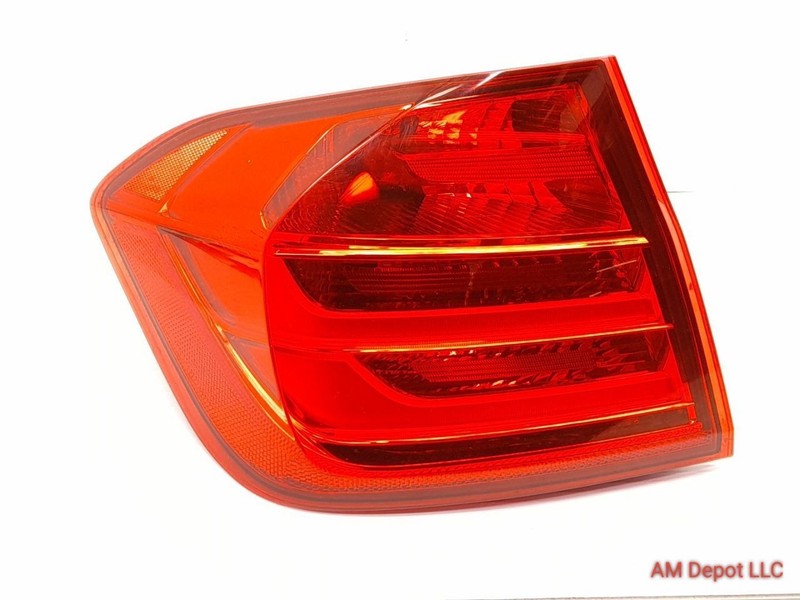 2013 BMW 328i 335i 340i 330i M3 F30 F80 Left Taillight Quarter Panel Mounted
