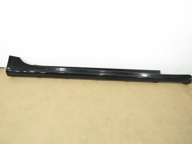 14-19 Maserati Quattroporte 2016 Right Passenger Rocker Skirt Molding Panel ;:A