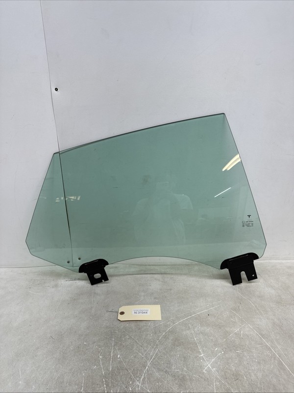 12-20 OEM Tesla Model S Rear Right Side Door Window Glass 43R-001074 31044 S1