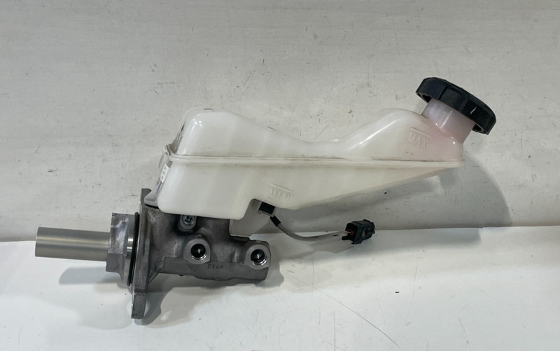 2021-2025 HYUNDAI SANTA FE BRAKE BOOSTER MASTER CYLINDER RESERVOIR 2.5L # 101915