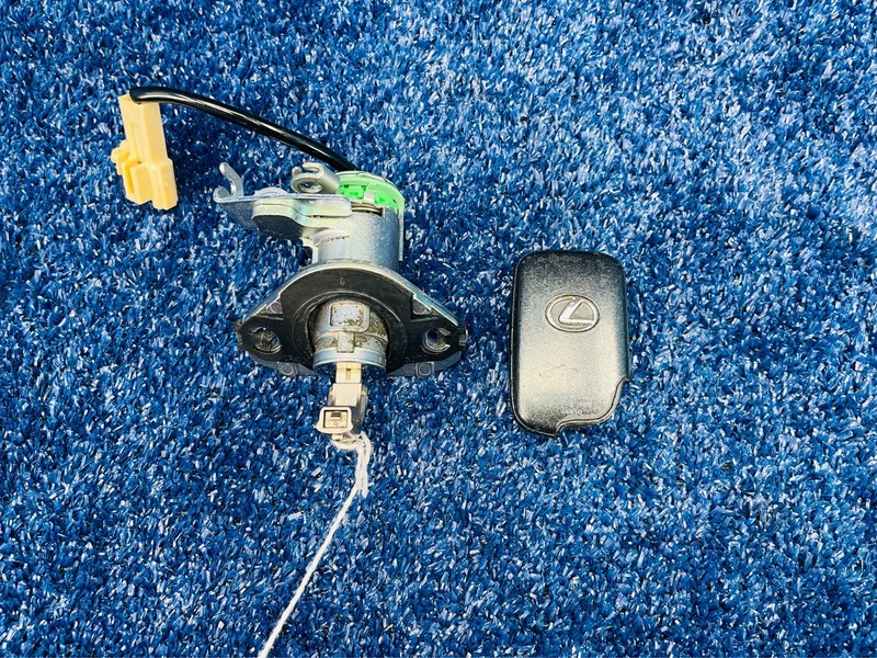 2006-2013 Lexus IS250 TRUNK LOCK CYLINDER W/ KEY OEM