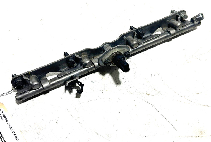 2018-2022 Toyota Camry 2.5L Engine Fuel Injection Rail & Pressure Sensor OEM