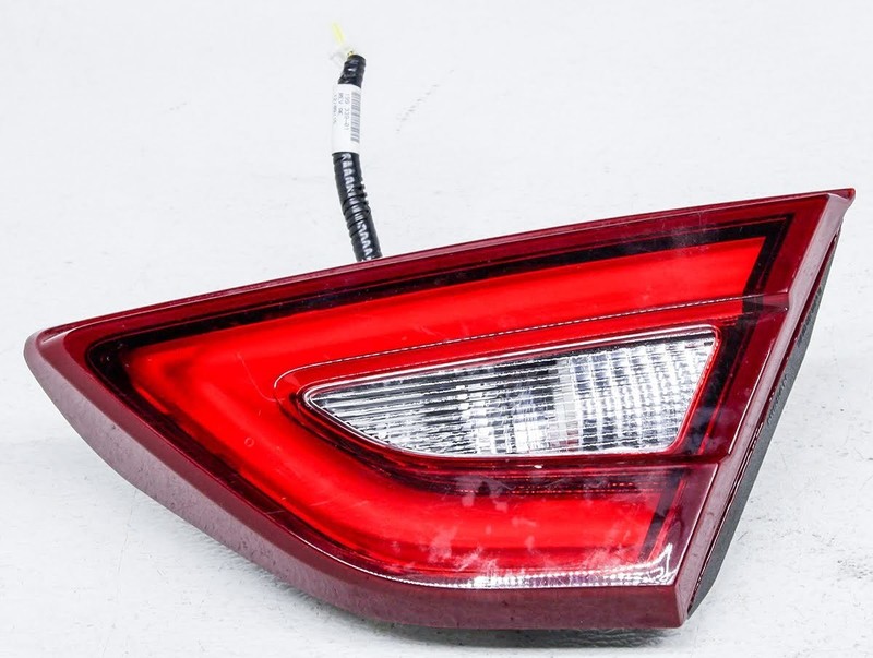 OEM Nissan Maxima Right Passenger Side LED Tail Lamp 26540-4RA1A Lens Crack