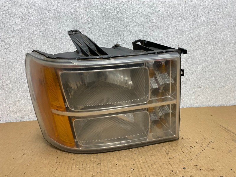 2007 - 2014 GMC Sierra Right Passenger RH Halogen Headlight AD1152 DW