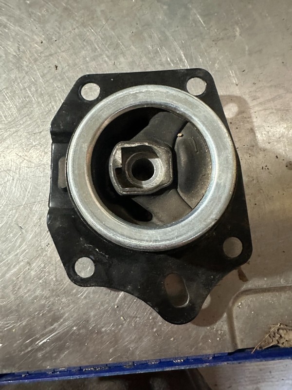 03-05 DODGE NEON SRT4 OEM RH PASSENGER UPPER 4th ENGINE MOTOR MOUNT - RAIL MTD