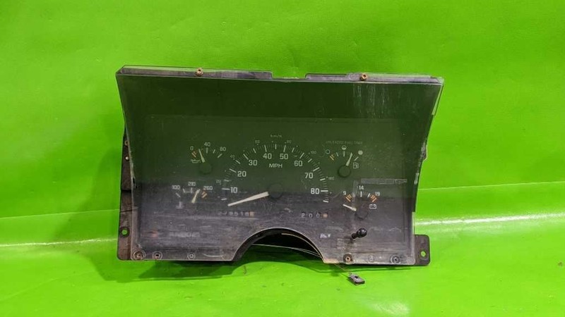 94 CHEYENNE SPEEDOMETER CLUSTER 279K MILES OEM 4584-1