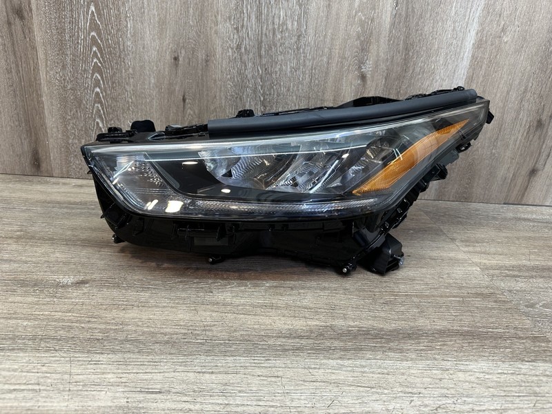 2020-23 TOYOTA HIGHLANDER RHHEADLIGHTASSY OEM