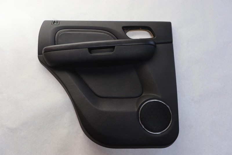 2007-2009 GMC YUKON REAR LEFT SIDE DOOR PANEL TRIM COVER EBONY OEM