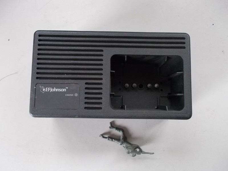 EF Johnson 239-5800-473 Charger *FREE SHIPPING*