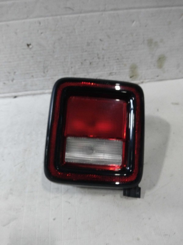 Used Left Tail Light Assembly fits: 2018 Jeep Wrangler incandescent Left Grade A