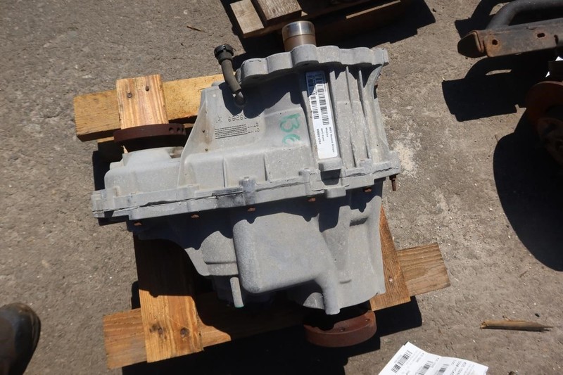 2018 Dodge Durango SRT OEM Transfer Case Assembly 05038857