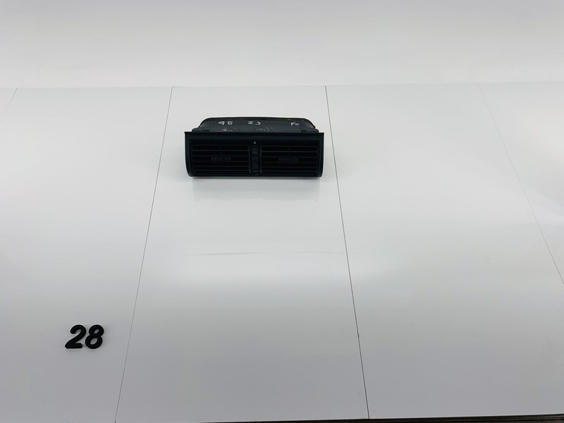 96-02 BMW Z3 ROADSTER CENTER DASH INSTRUMENT PANEL DUAL AIR VENT GRILLE OEM