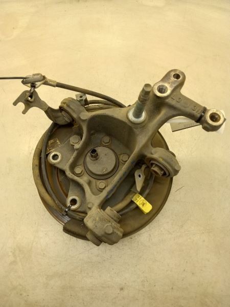 18-19 TOYOTA CAMRY LE 2.5L 4CYL FWD DRIVER SIDE REAR SPINDLE KNUCKLE ASSEMBLY