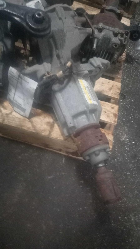 2015 Ford Explorer Differential Carrier Assembly 4WD OEM 110K Miles Grey