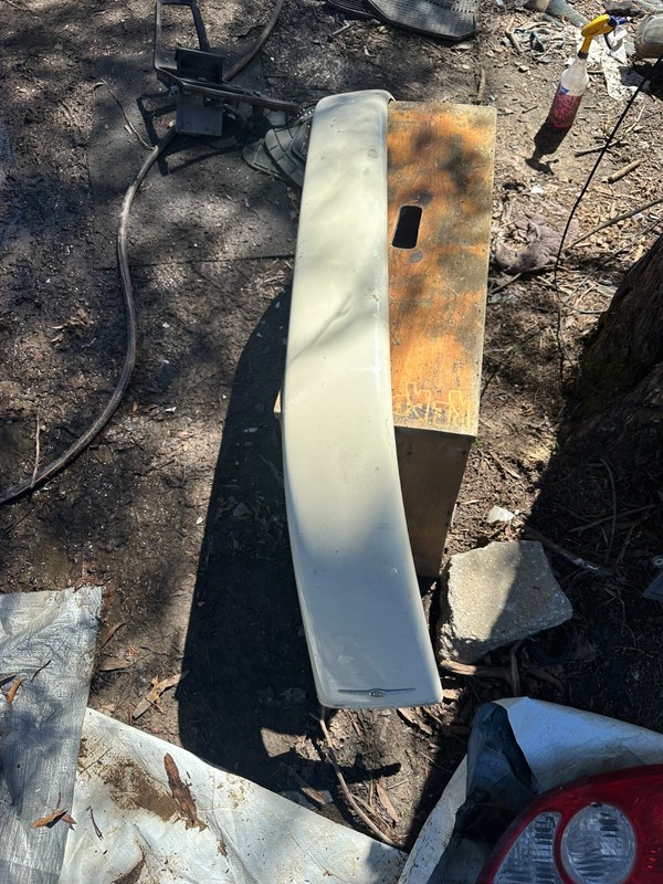 05-08 PT CRUISER CONVERTIBLE EXTERIOR ROLL BAR COVER TRIM PANEL - WHITE