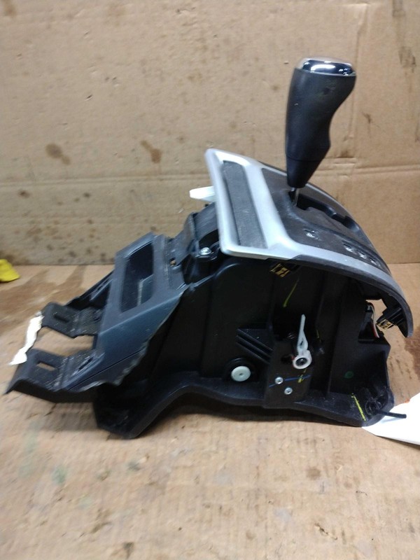 2016 Jeep Compass Automatic Transmission Shift Lever Assembly 2.4L Black