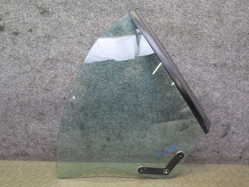 2001-2006 BMW E46 M3 CONVERTIBLE REAR RIGHT QUARTER GLASS WINDOW