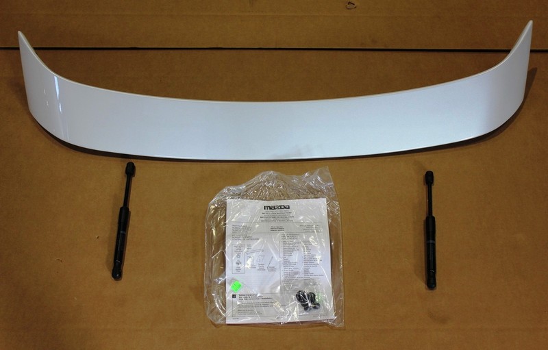 2006 Mazda 3 Spoiler Whitewater Pearl OEM 00008YL2164 NOS