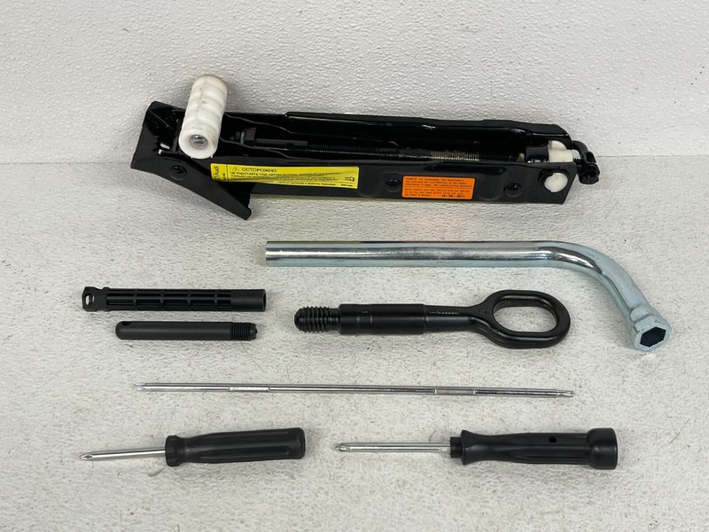 ⭐2012-2018 AUDI A6 EMERGENCY SPARE JACK WITH TOOL KIT SET ASSEMBLY OEM LOT2371